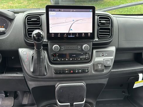 Used 2025 RAM ProMaster 2500 w/ Premium Convenience Group image 19