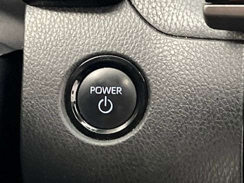 Used 2025 Toyota Camry SE image 44