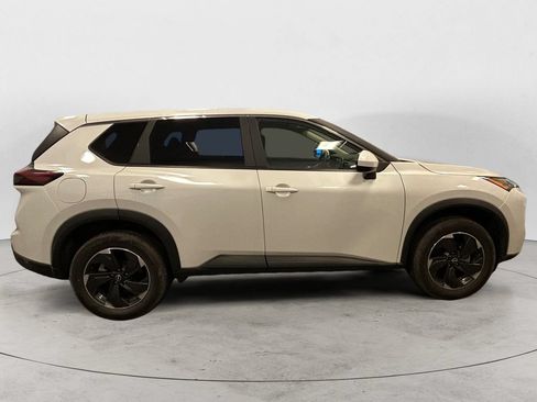 Used 2025 Nissan Rogue SV AWD/4WD image 7