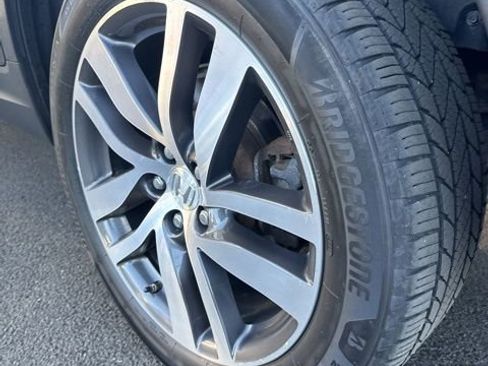 Used 2018 Honda Pilot Touring image 8