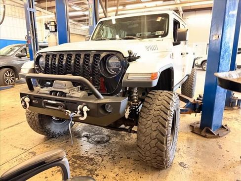 Used 2022 Jeep Gladiator Sport AWD/4WD image 1