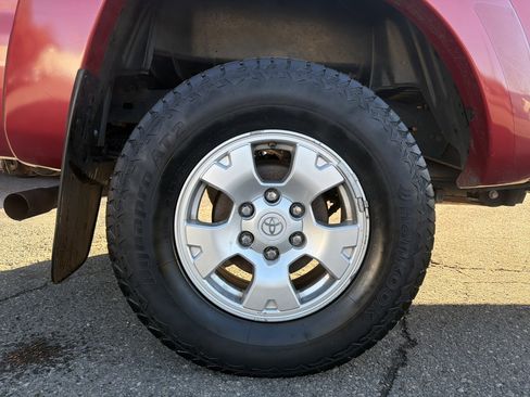 Used 2013 Toyota Tacoma 4x4 Access Cab V6 image 32