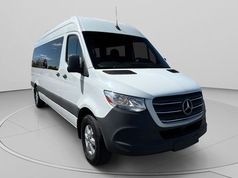Used 2019 Mercedes-Benz Sprinter 2500 image 7
