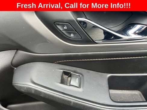 Used 2018 Chevrolet Traverse LT w/ LPO, Black Accent Package AWD/4WD image 14