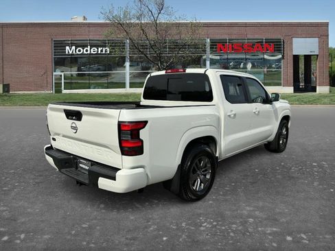 Certified 2025 Nissan Frontier SV w/ SV Convenience Package RWD image 4