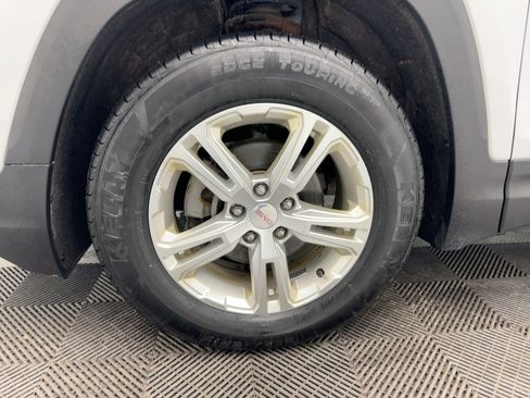 Used 2019 GMC Terrain SLE w/ Driver Convenience Package image 12