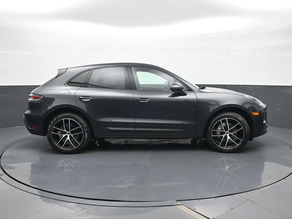 Certified 2023 Porsche Macan AWD/4WD image 23
