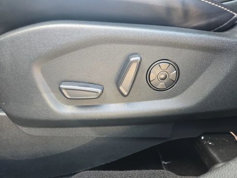 Used 2019 Ford Explorer Platinum AWD/4WD image 18