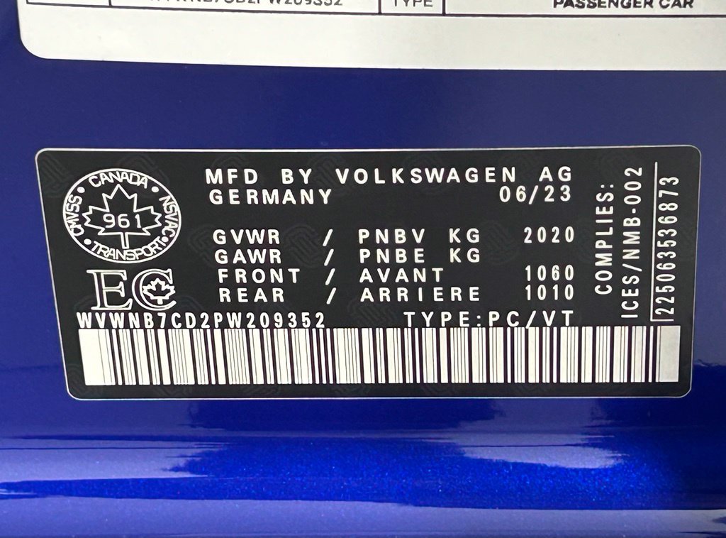 Used 2023 Volkswagen Golf AWD/4WD image 41