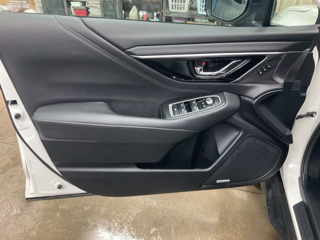 Used 2025 Subaru Outback Limited AWD/4WD image 5