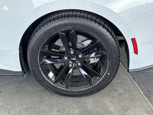 Used 2024 Ford Mustang GT RWD image 9