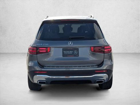 Used 2026 Mercedes-Benz GLB 250 image 7