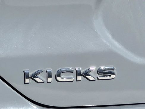 Used 2023 Nissan Kicks SR FWD image 12