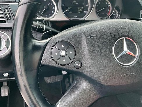 Used 2011 Mercedes-Benz E 550 Sedan image 10