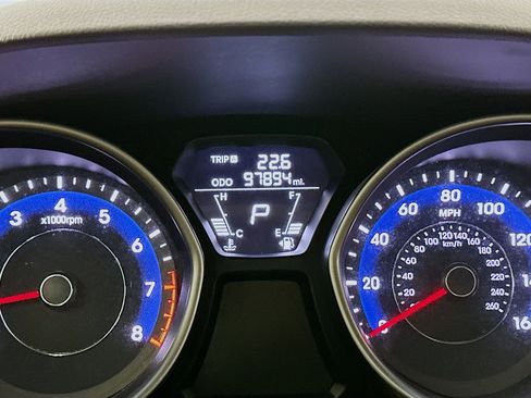 Used 2011 Hyundai Elantra Limited FWD image 18