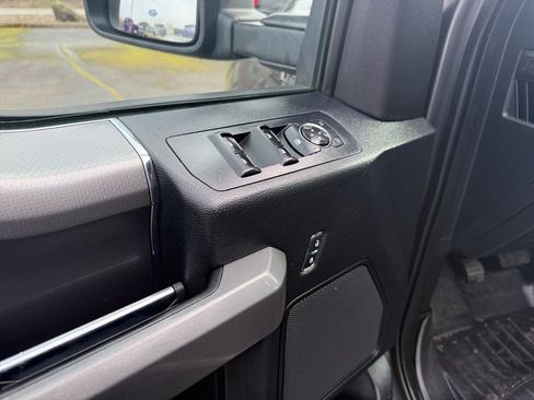 Used 2015 Ford F150 XLT w/ Equipment Group 302A Luxury image 8