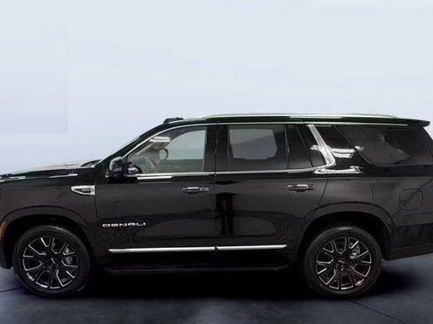 Used 2025 GMC Yukon Denali AWD/4WD image 9