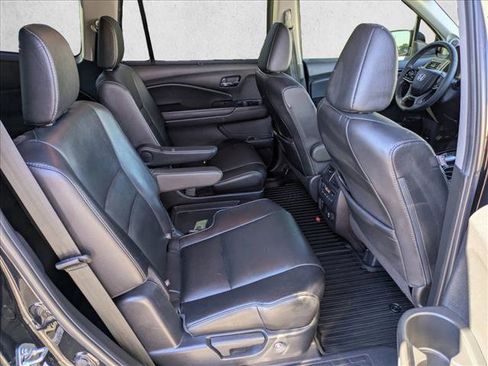 Used 2019 Honda Pilot Touring image 24