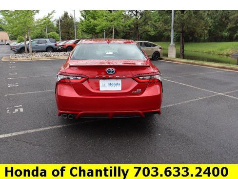 Used 2021 Toyota Camry SE FWD image 6