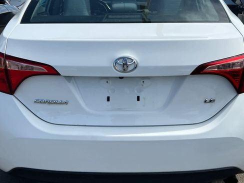 Used 2018 Toyota Corolla LE w/ Carpet Mat Package (TMS) FWD image 19
