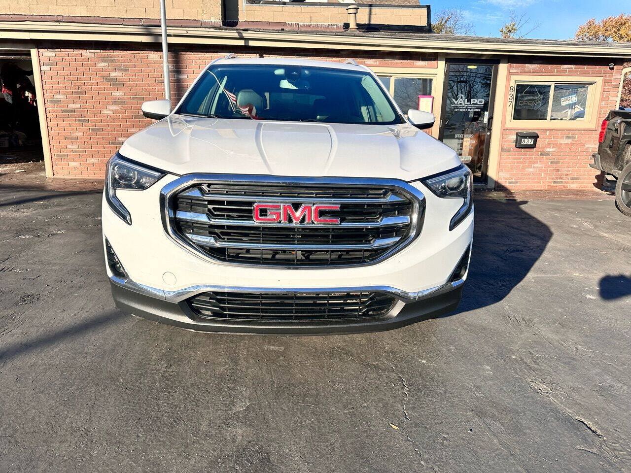 Used 2020 GMC Terrain SLT w/ Preferred Package AWD/4WD image 2