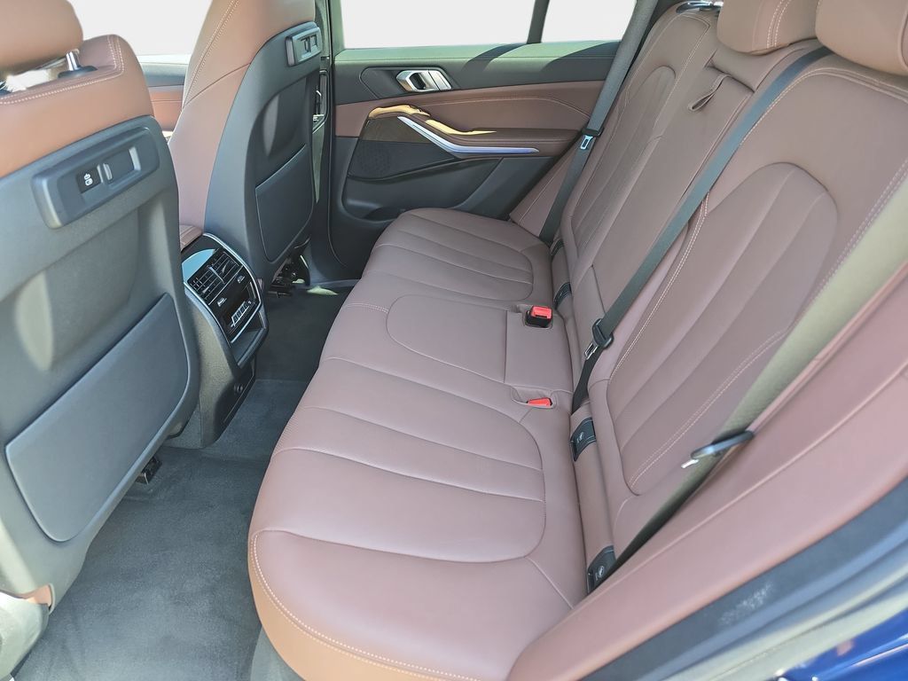 Used 2022 BMW X5 sDrive40i w/ M Sport Package RWD image 17