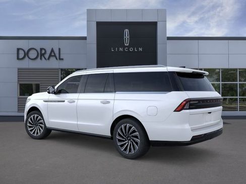 New 2025 Lincoln Navigator L Black Label AWD/4WD image 4