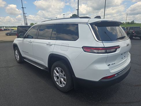 Used 2022 Jeep Grand Cherokee L Limited w/ Luxury Tech Group II image 3