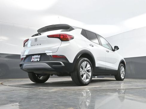 Used 2025 Buick Encore GX Preferred AWD/4WD image 40