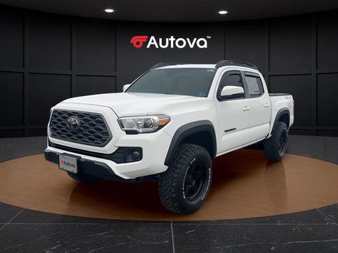 Used 2019 Toyota Tacoma TRD Off-Road image 1