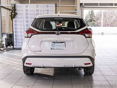 Used 2022 Nissan Kicks S image 14
