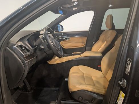 Used 2019 Volvo XC90 T6 Momentum w/ Protection Package Premier image 12