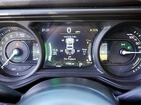 Used 2024 Jeep Wrangler Unlimited AWD/4WD image 34