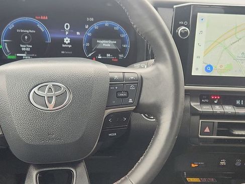 Used 2025 Toyota Camry XLE image 15