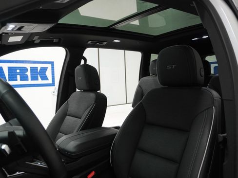 Used 2025 Buick Enclave Sport Touring w/ Power Package image 20