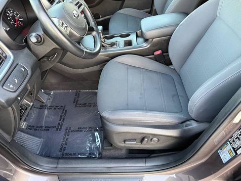 Used 2019 Kia Sorento AWD w/ LX Convenience Package image 17