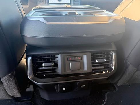 Used 2022 Ford F150 Lightning Platinum image 22