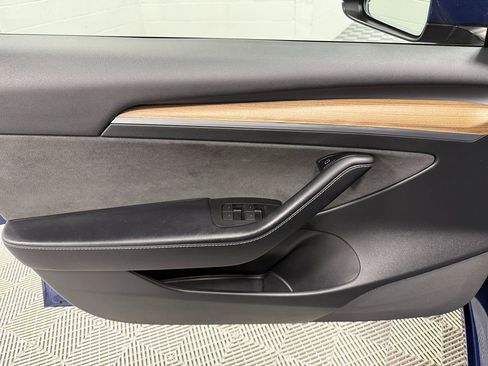 Used 2022 Tesla Model 3 Performance image 11