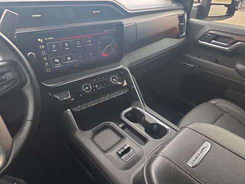 Used 2024 GMC Sierra 2500 Denali w/ Denali Reserve Package image 24