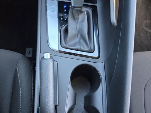 Used 2024 Hyundai Elantra SEL image 24