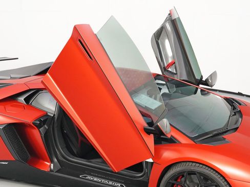 Used 2017 Lamborghini Aventador S image 66