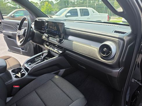 Used 2024 Chevrolet Colorado LT w/ LT Convenience Package RWD image 9