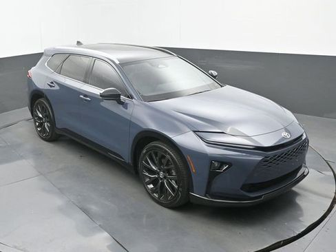 Used 2025 Toyota Crown Signia w/ Advanced Technology Package image 28