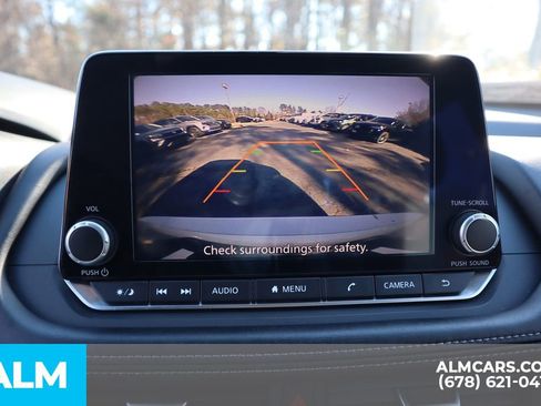 Used 2024 Nissan Rogue SV image 32