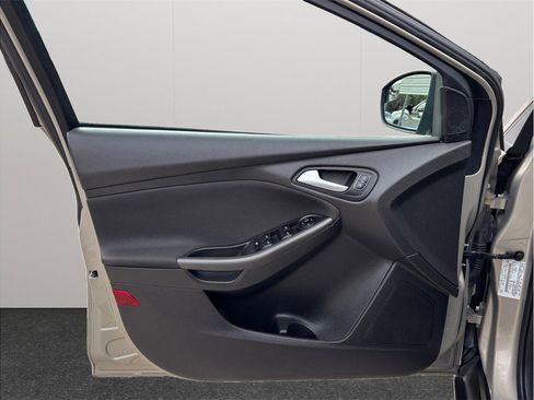 Used 2015 Ford Focus SE w/ Equipment Group 201A image 16