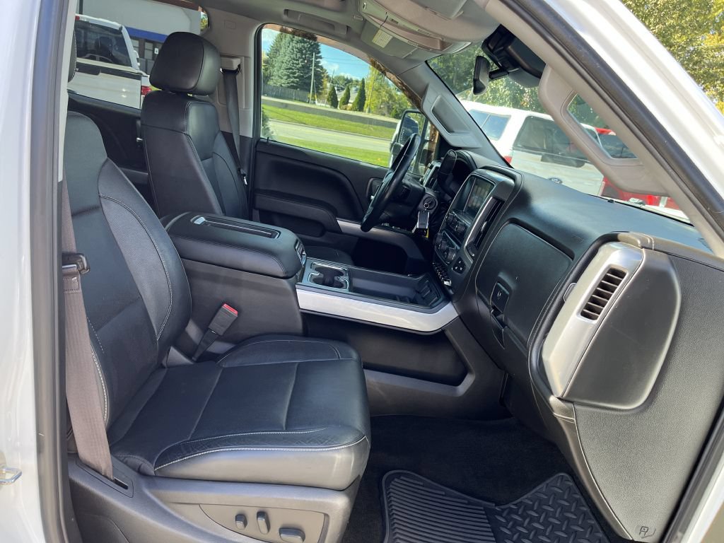 Used 2017 Chevrolet Silverado 2500 LTZ w/ Duramax Plus Package AWD/4WD image 34