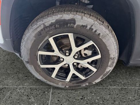 Used 2024 Jeep Grand Cherokee Limited w/ Trailer Tow Package image 27