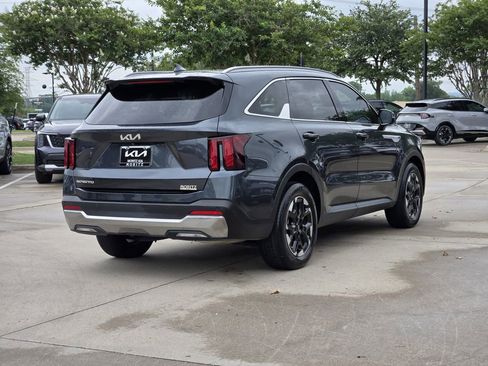 Certified 2025 Kia Sorento S w/ Panoramic Sunroof Package FWD image 4