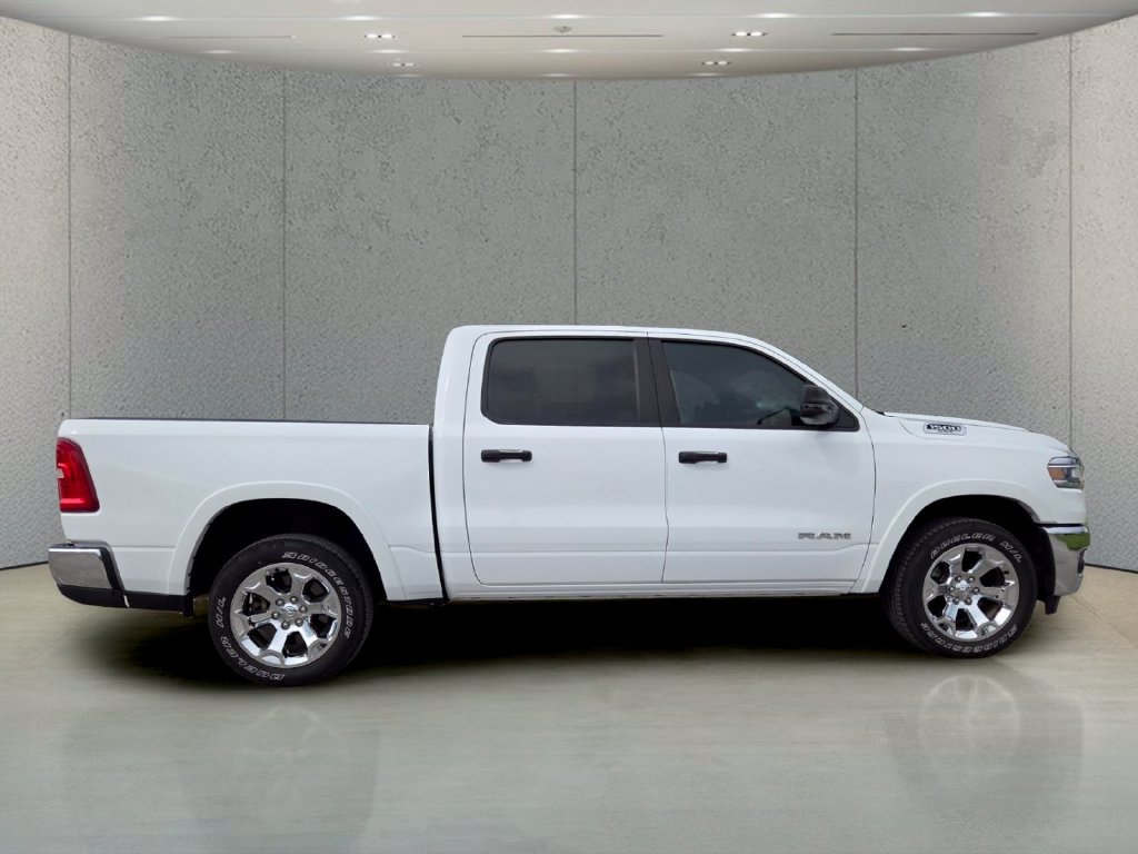 Used 2025 RAM 1500 Big Horn AWD/4WD image 4