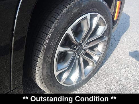 Used 2023 Jeep Grand Wagoneer Series III AWD/4WD image 48